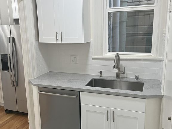 2nd image of 1716 McAllister St #1716