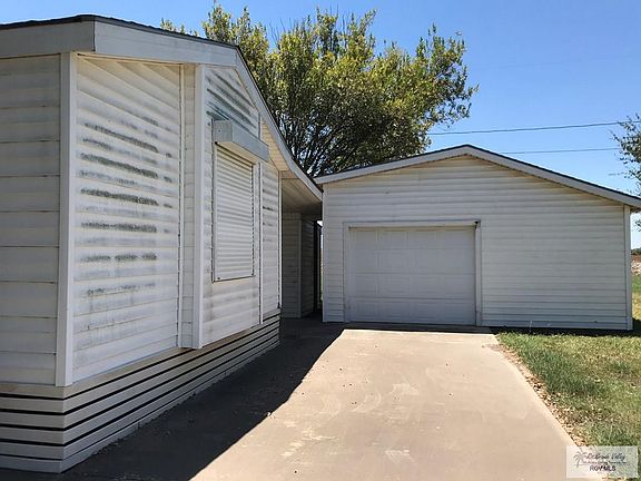 3rd image of 25932 Spruce Dr