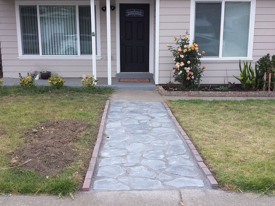 2nd image of 1293 Edgewood Way