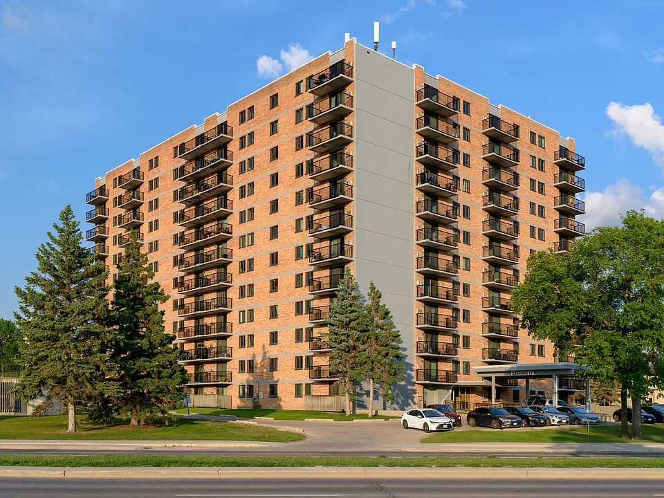 2080 Pembina Hwy