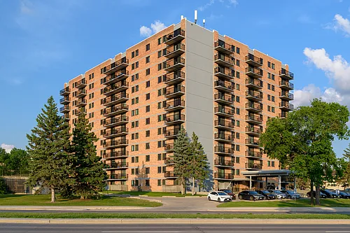 2080 Pembina Hwy Photo 1