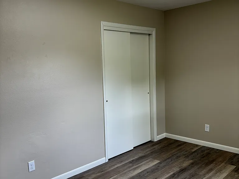 275 1/2 5th Ave #1 — Photo 10