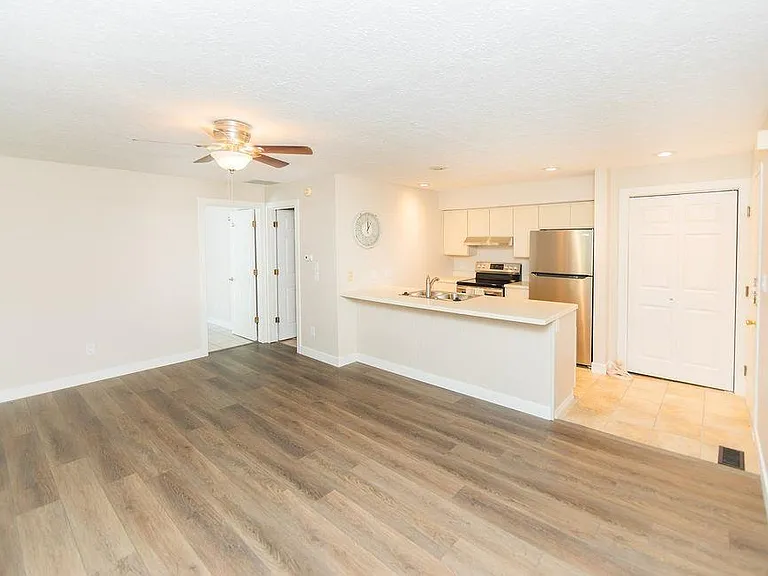 1346 S College Mall Rd — Photo 3