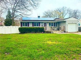 245 Lidge Dr, Farmingville, NY 11738