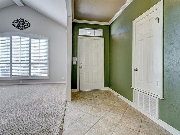 2nd image of 6 Jarrot Dr