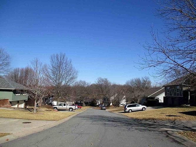 2nd image of 209 NW Redwood Ct