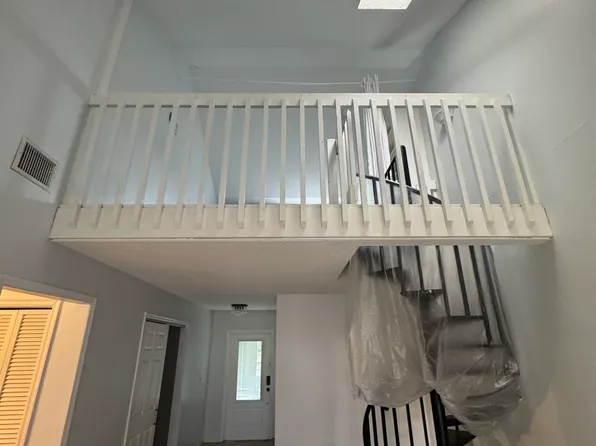 121 Beaumont Ln, Palm Beach Gardens, FL 33410