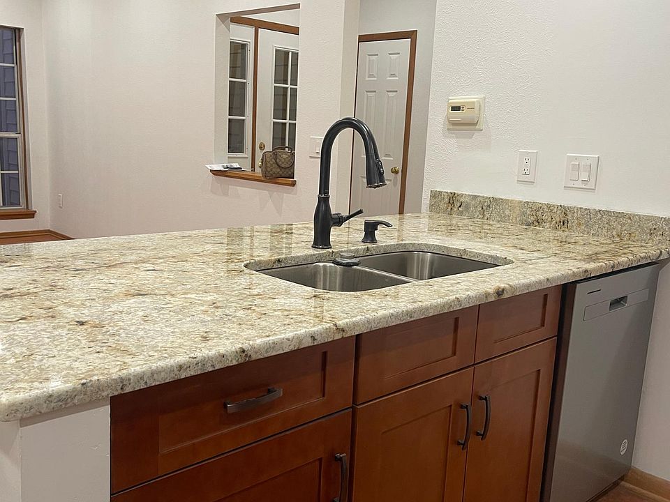 1423 Hampton Place Blvd Troy NY Zillow