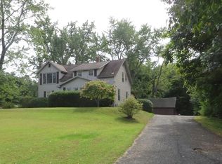 194 Turnpike Rd, Montague, MA 01351