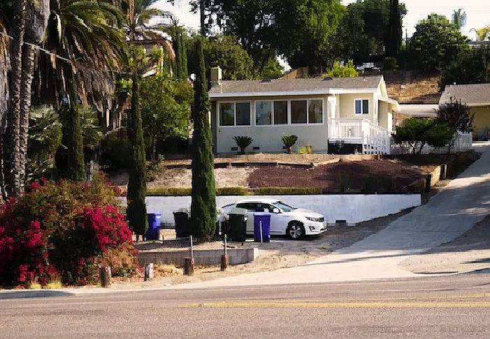 10152 Campo Rd — Photo 3