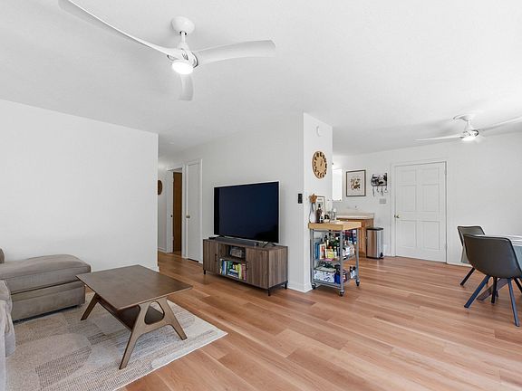 3rd image of 279 Olani Pl