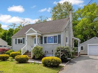 40 Edith Pl, Mine Hill, NJ 07803