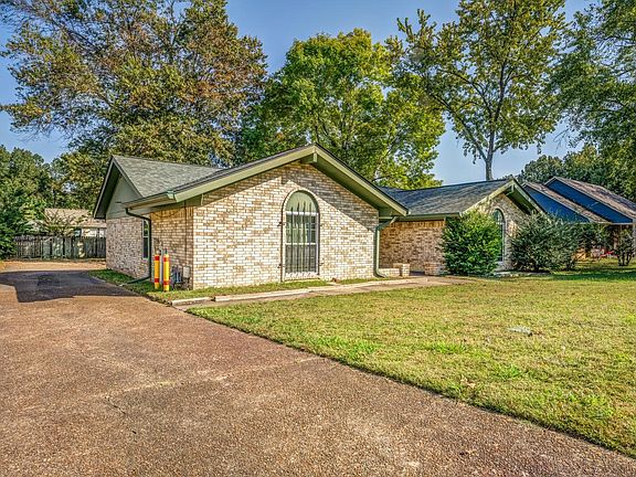 2nd image of 3108 Teaberry Ln