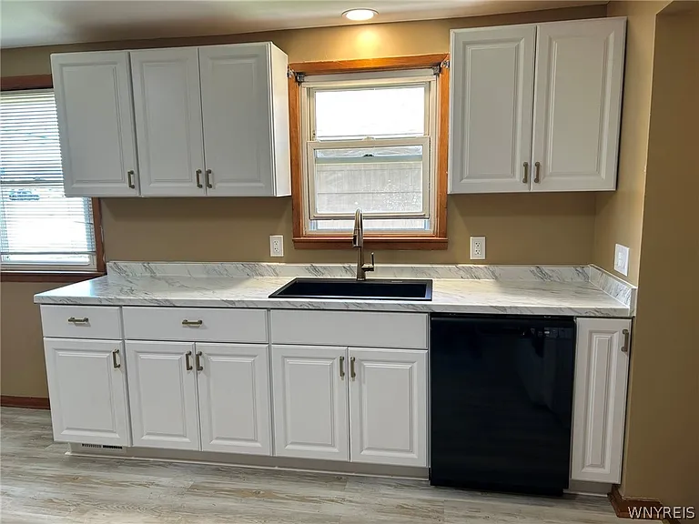 1835 Military Rd — Photo 12
