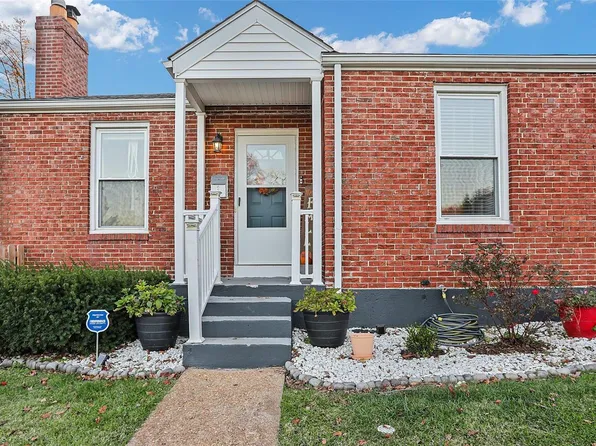 23 Girard Dr, Saint Louis, MO 63119