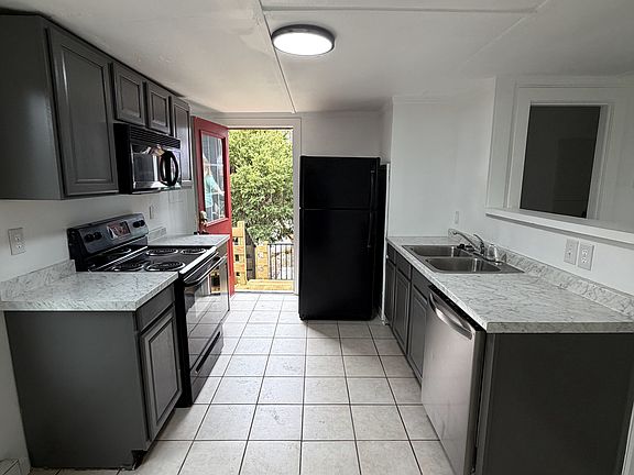 5th image of 103 E Driscoll Dr APT 7