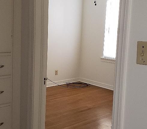 3rd image of 2530 W Park Ave