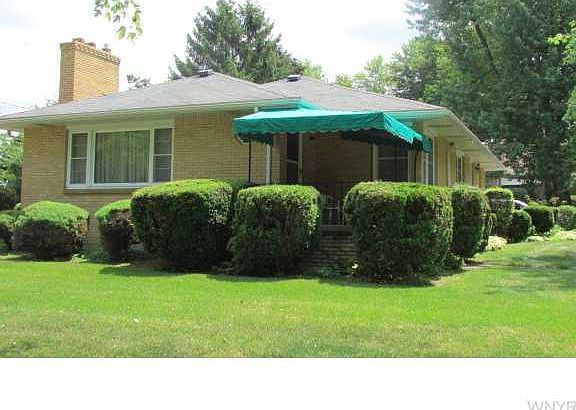 3rd image of 65 Park Cir