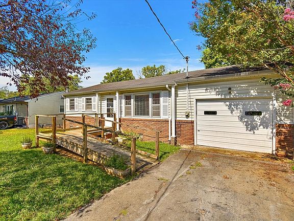 4th image of 1017 Fairfield Pike