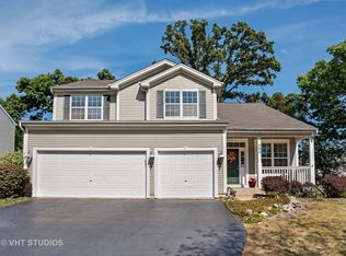 486 Oakhurst Ln, Carpentersville, IL 60110