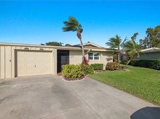 5570 Pendlewood Ln, Fort Myers, FL 33919