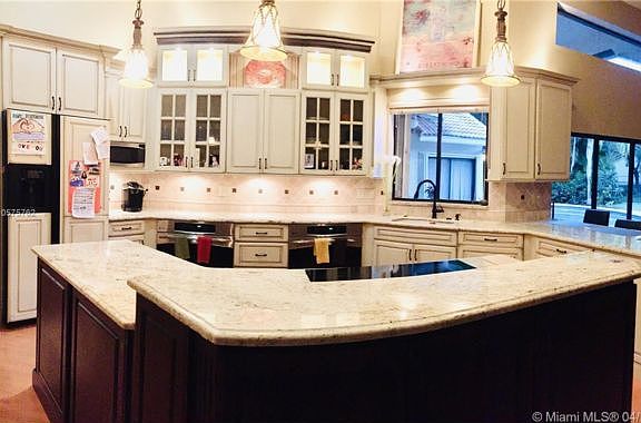 3rd image of 1280 Laurel Ct #0