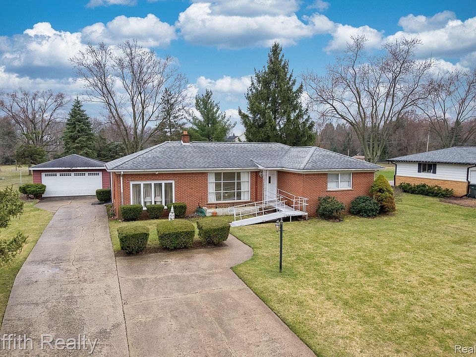 1st image of 61305 Fairland Dr