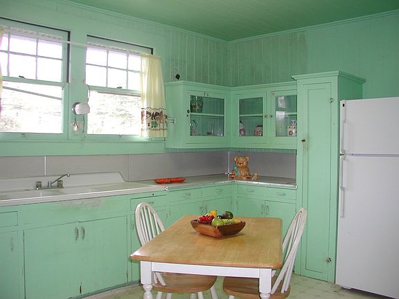 The kitchen still has the 1950 cabinets that are in terrific condition!