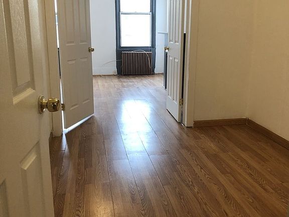 5th image of 230 Suydam St APT 2R