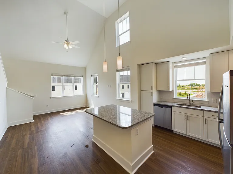 770 Victory Ln #6202 — Photo 2