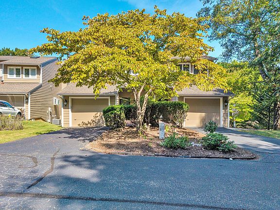 2nd image of 291 Waterside Dr #G-2