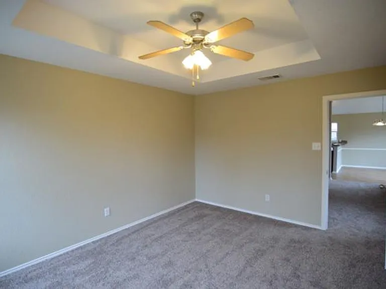 2810 Bastion Loop — Photo 11