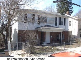81 Clowes Ter, Waterbury, CT 06710
