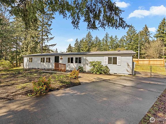 3rd image of 6494 Glen Court SE