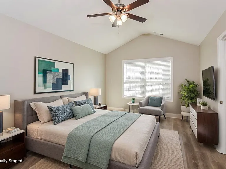 242 Derby Ct — Photo 11
