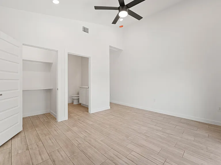 214 Cooper St — Photo 18