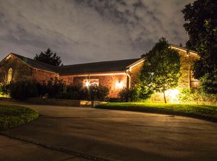 1009 Rochelle Blvd, Irving, TX 75060