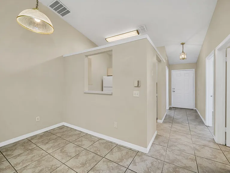 2628 Legend Ct #2628 — Photo 19