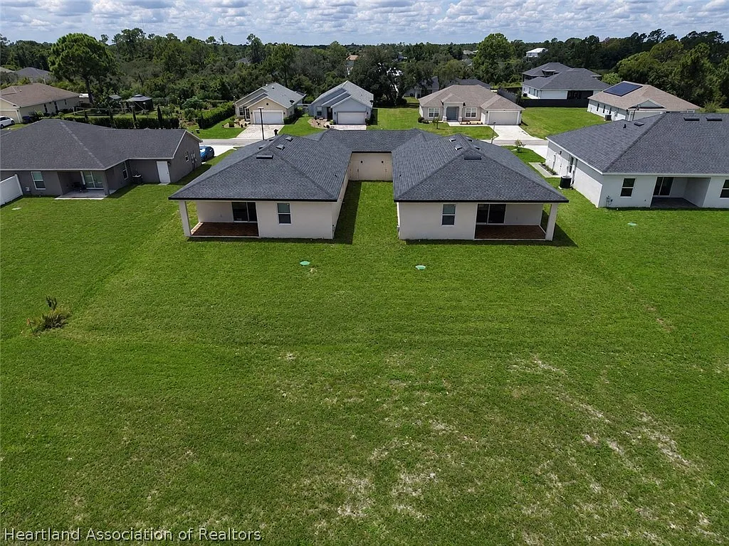 3 bed, 2.0 bath, 1700 sqft, $2,190 — Photo 3