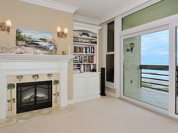 4th image of 1135 Gulf Of Mexico Dr Unit 304