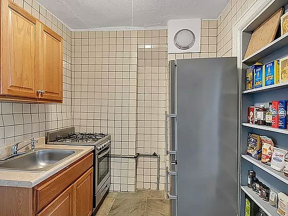 5th image of 75 E 2nd St APT 9