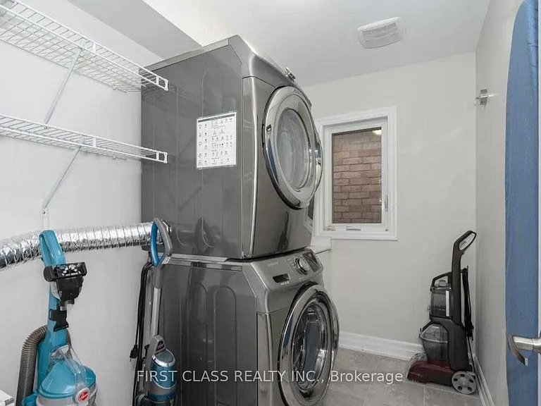11 Claudview St — Photo 15