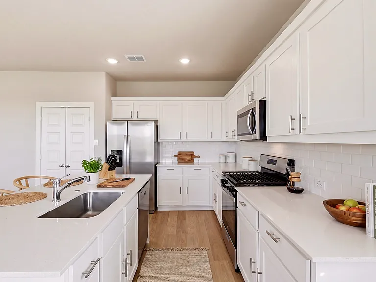 2629 Green River Rd — Photo 3
