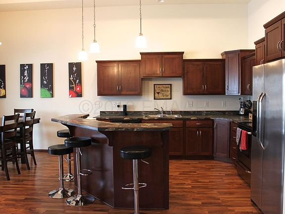 3rd image of 454 Foxtail Dr E