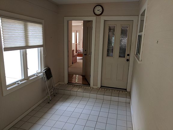 5th image of 345 Schattenbaum Dr