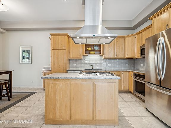 5th image of 874 W Goodrich Pl