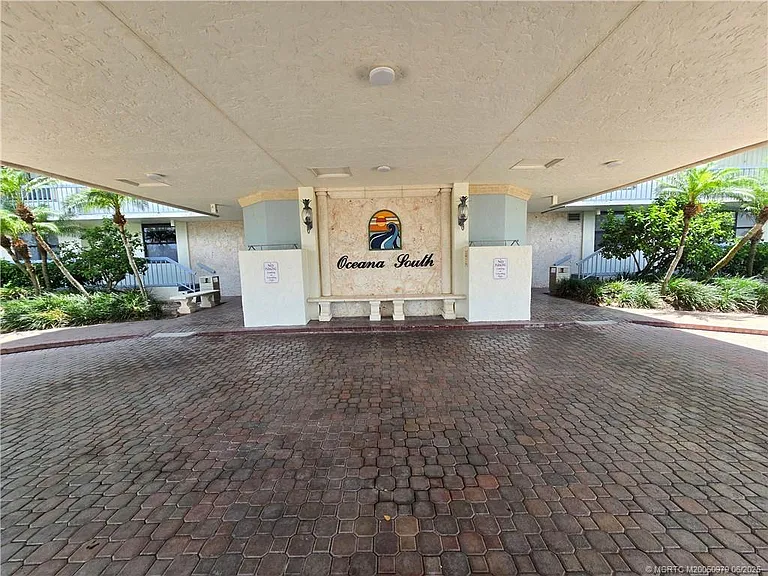 10600 S Ocean Dr #709 — Photo 32