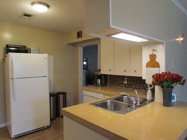 1st image of 1709 Gardenia Dr