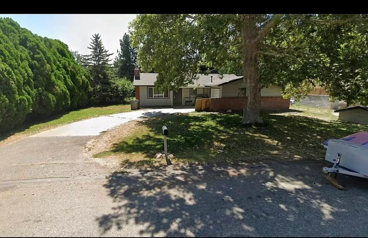 3 bed, 1.5 bath, 1071 sqft, $2,000 — Photo 1