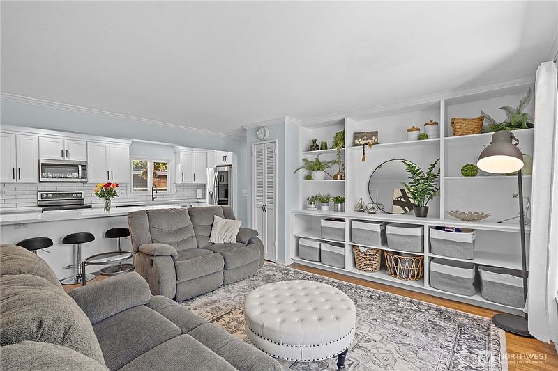 3rd image of 25916 18th Avenue S